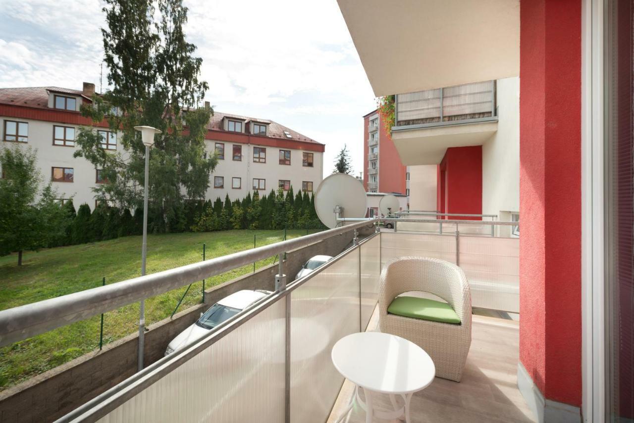 B2B Apartments ยีห์ลาวา ภายนอก รูปภาพ